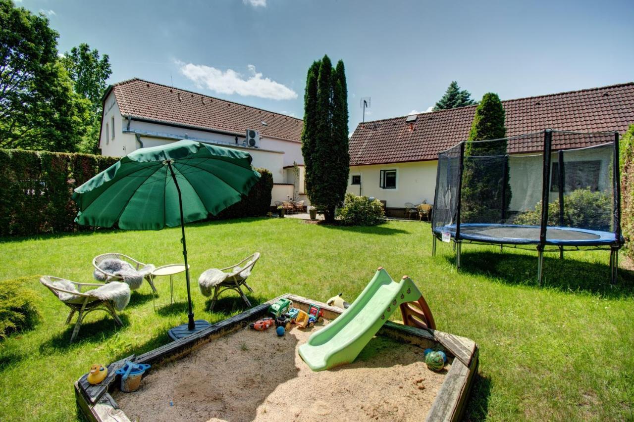 Penzion U Zameckeho Parku Třeboň Eksteriør billede